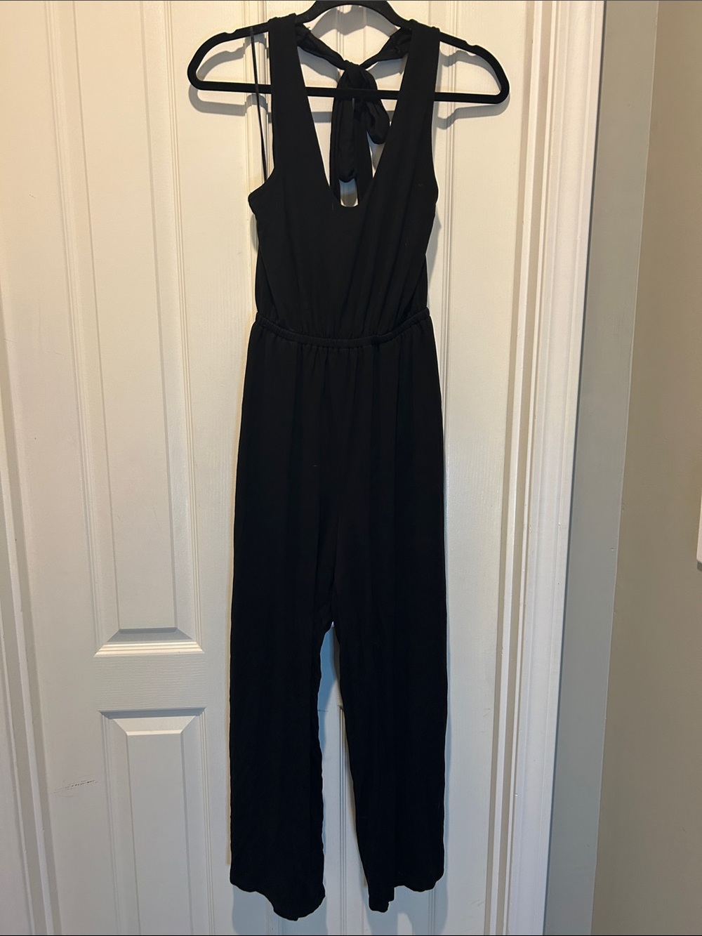 Old Navy Black Sleeveless Tie-Neck Halter Jumpsuit